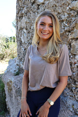 ULLA-SS-VNECK-TSHIRT - DARK SAND