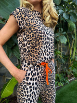 ALMA-U-TSHIRT - LUX LEO x NEON ORANGE
