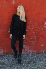 ALMA-LS-TOP (FLEECE) - BLACK