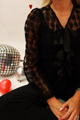 MANNI-LS-V-NECK-BLOUSE - BLACK FLOWER DOT
