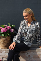 MAG-LS-VNECK-SHIRT - GRAY LUREX LEO