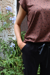 ALMA-U-TSHIRT - BROWN BLACK HEART