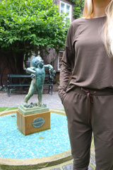 ALMA PANTS (FLEECE) - DARK BROWN