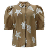 FLORA SS BLOUSE - CARAMEL BEACH EMBROIDERY