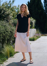 NUNI VNECK TSHIRT - BLACK