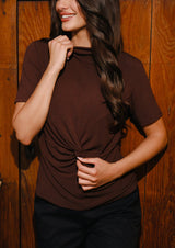LISE SS TWIST TOP - DARK BROWN