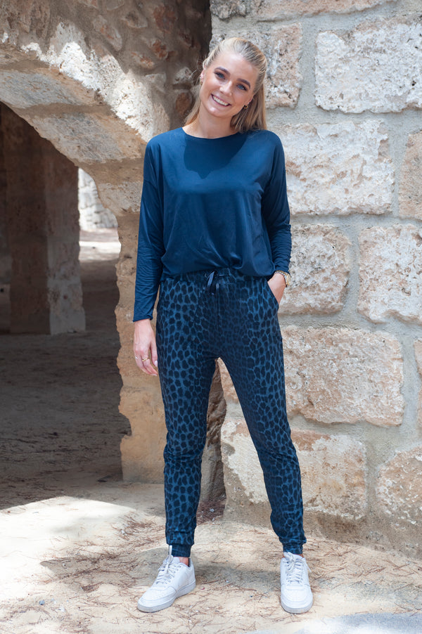 ALMA-PANTS - DUSTY NAVY LEO