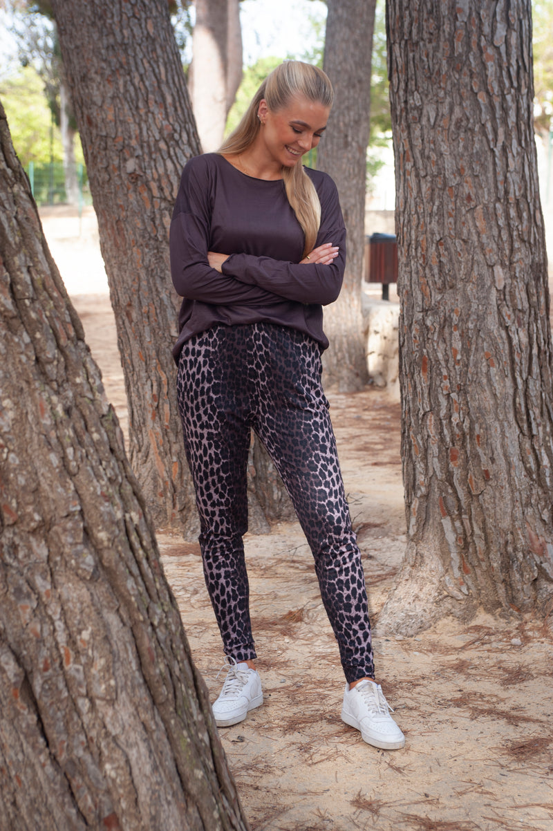 ALMA PANTS (FLEECE) - DARK BROWN LUX LEO