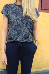 ALMA-U-TSHIRT - NIGHT SKY PAISLEY