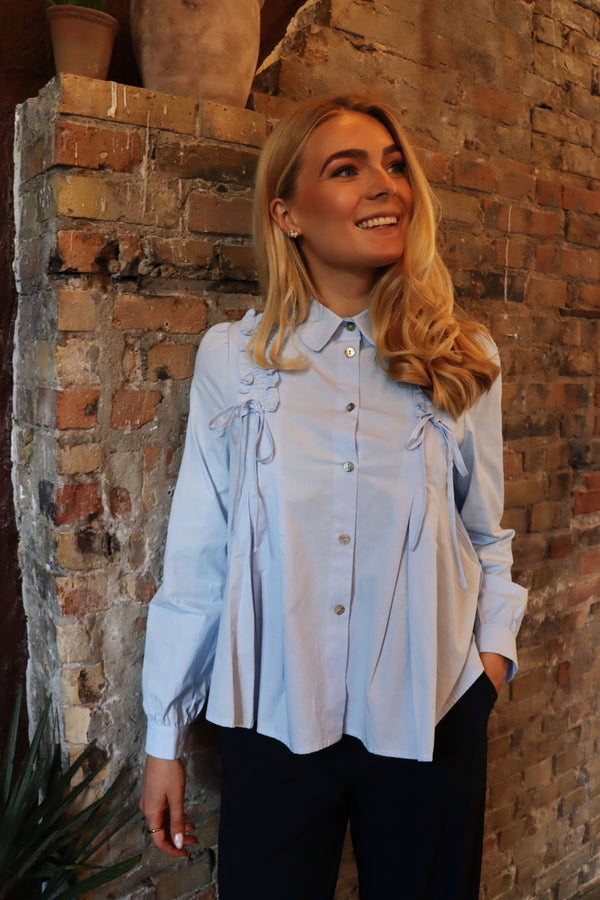 FIE LS FRILL SHIRT - LIGHT BLUE