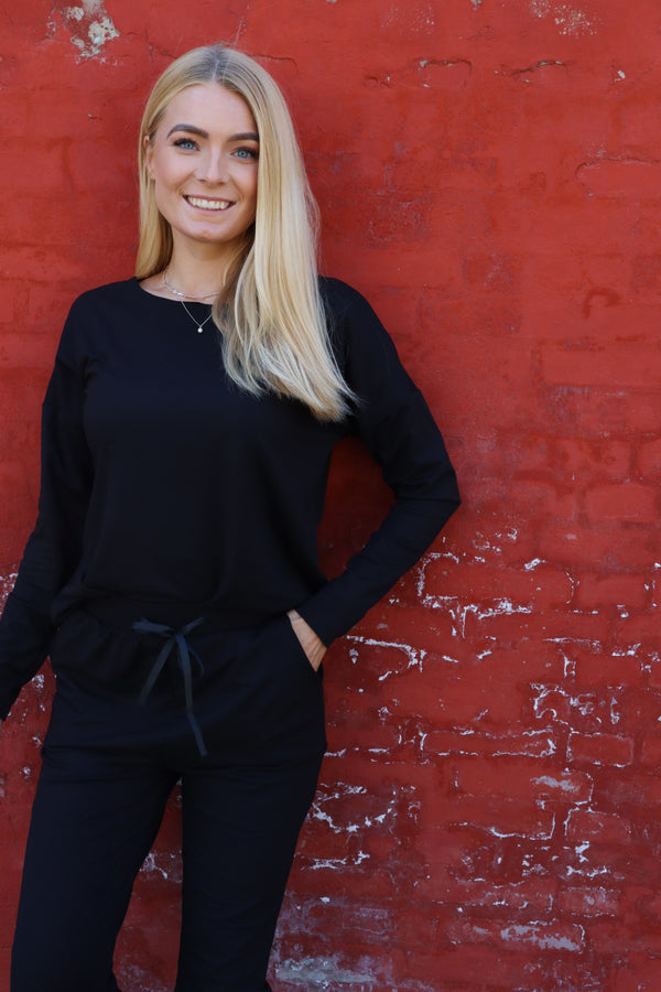 ALMA-LS-TOP (FLEECE) - BLACK