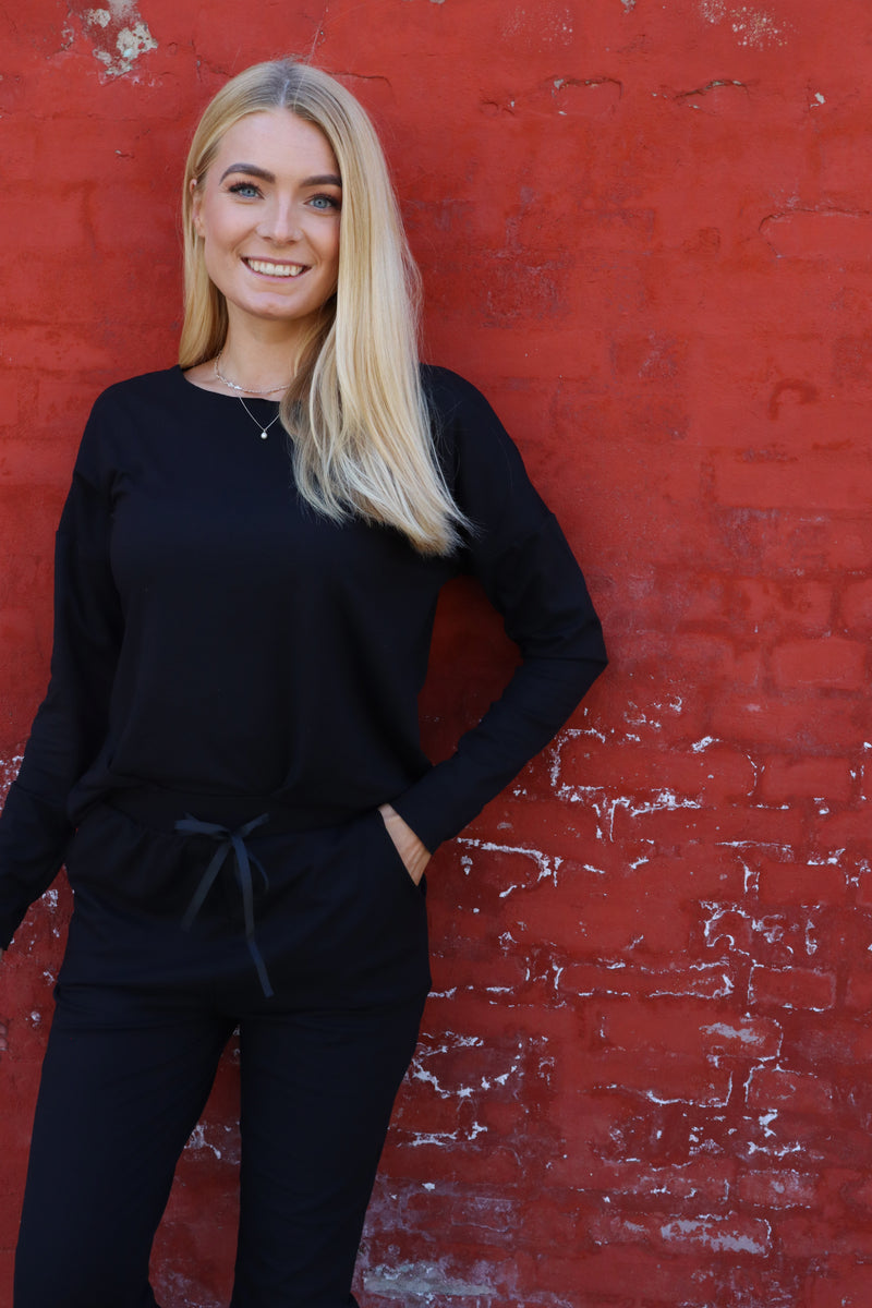 ALMA-LS-TOP (FLEECE) - BLACK