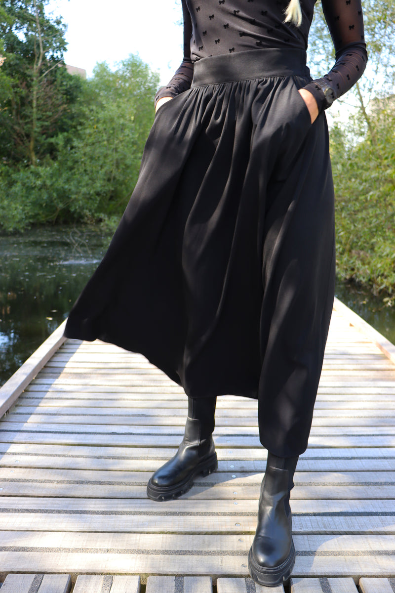 FREDE-LONG-SKIRT - BLACK