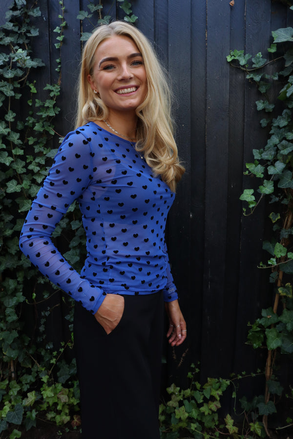MESH LS TSHIRT - ELECTRIC BLUE BLACK FLOCK HEART