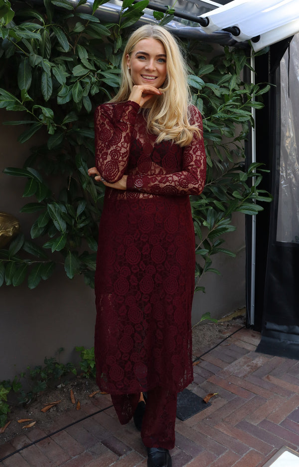 LACY LS LONG DRESS - BORDEAUX LACE