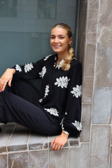 MEG LS VNECK BLOUSE - BLACK CREME LEAF