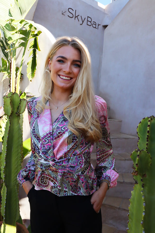 TIKI LS TWIST BLOUSE - PINK SCARF